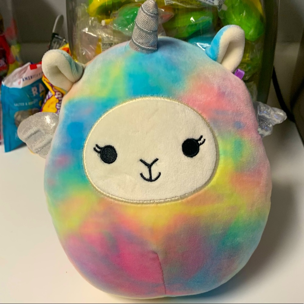Lucy 8 inch Squishmallow💫